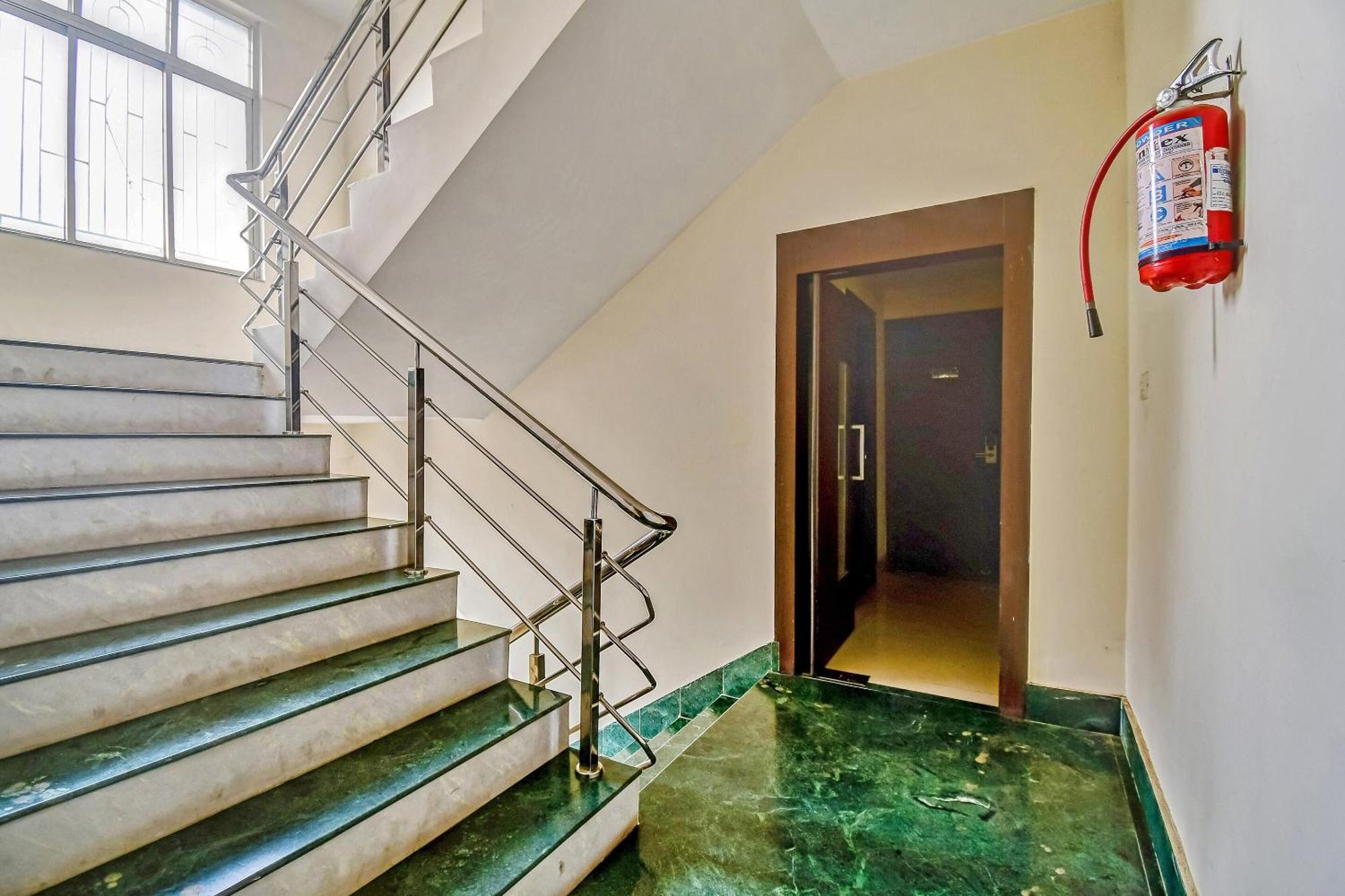 Capital O Kabita Guest House Near Acropolis Mall Kolkata Ngoại thất bức ảnh