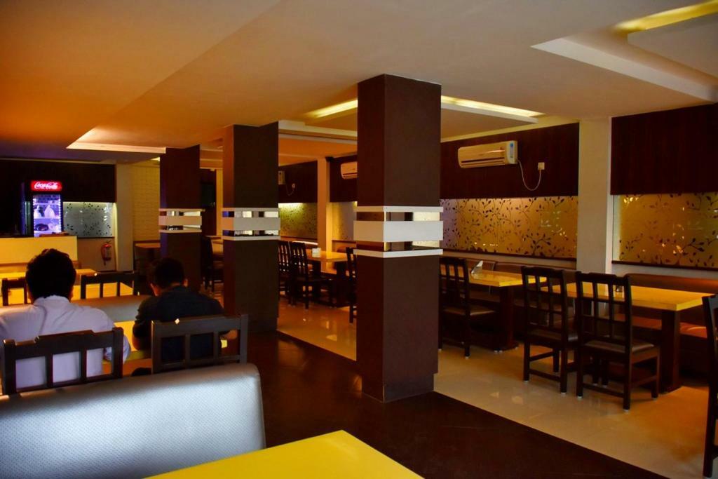 Capital O Kabita Guest House Near Acropolis Mall Kolkata Ngoại thất bức ảnh